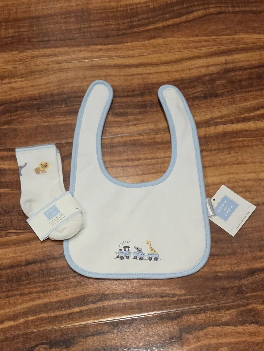 Janie and Jack NWT 3-6 Months Animal Socks and Reversible Bib